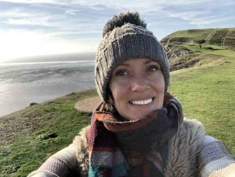 Victoria Full-time blogger